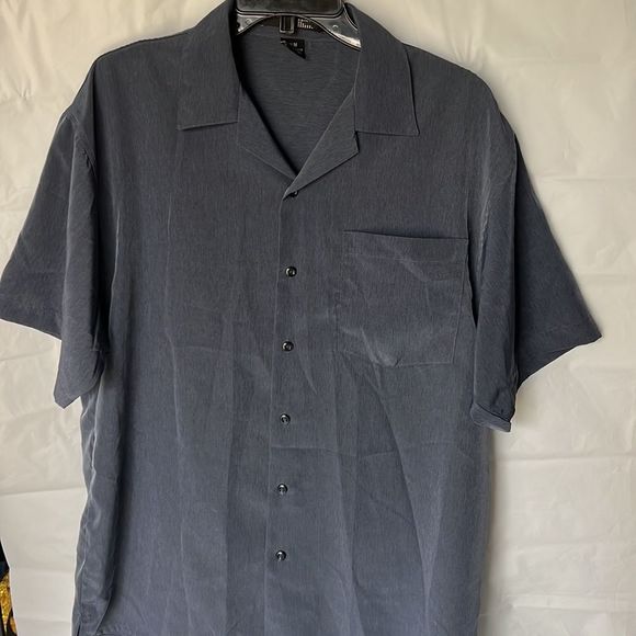 DKNY men’s blue short sleeve button down shirt size Medium - Picture 3 of 9